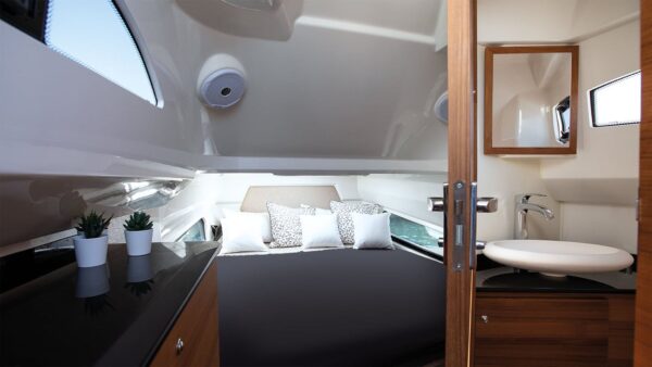 Scatto dell'interno di un gommone Joker Boat - Clubman 35.