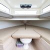 Panoramica della cabina interna dell'imbarcazione Tuccoli T210 SF Giannutri