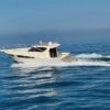 Vista laterale dell'imbarcazione Tuccoli T370 Sparviero in mare aperto