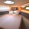 Panoramica della cabina matrimoniale dell'imbarcazione Tuccoli T440 Elba in mare aperto